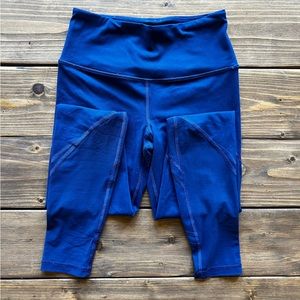 Elevate Your Workout: Victoria Sport Blue Yoga Leggings - Comfort in Every Pose